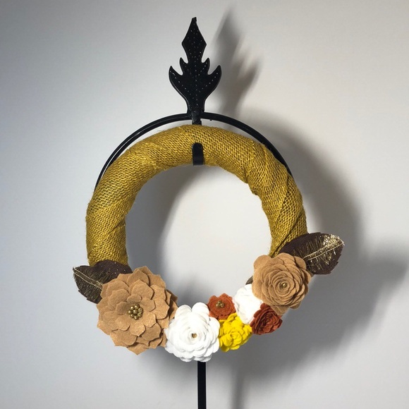 Farmhouse Style Fall Mini Wreath (Fall Colors) - Picture 2 of 4